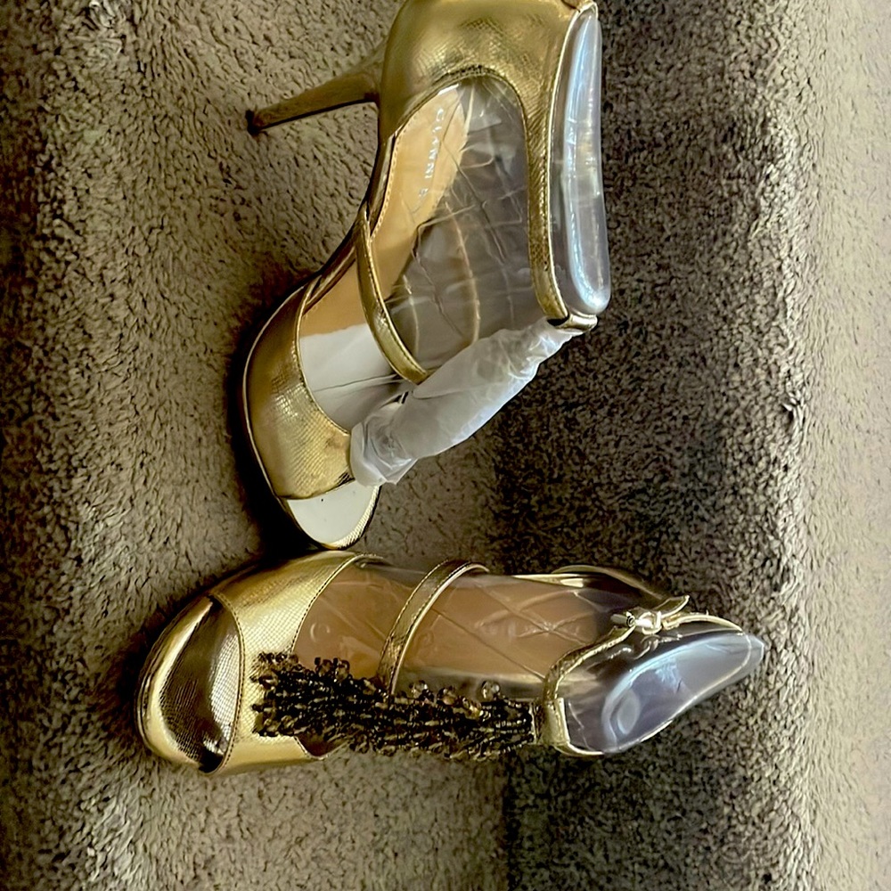 Gianni Bini Gold Fusion Heels